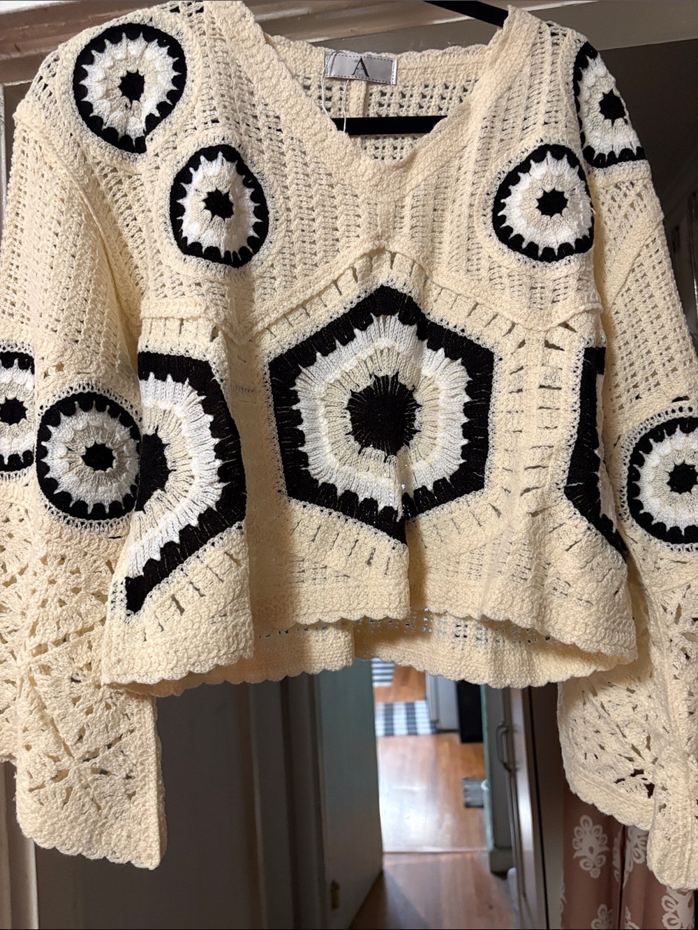 Source Unknown Crochet V‑Neck Sweater in Cream and Black